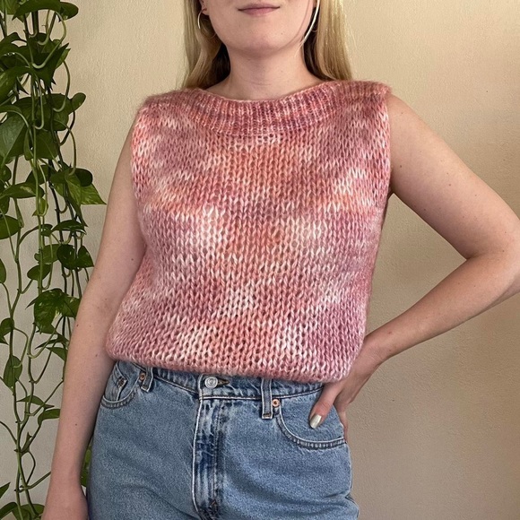 Vintage Tops - Vintage Knit Sleeveless Top